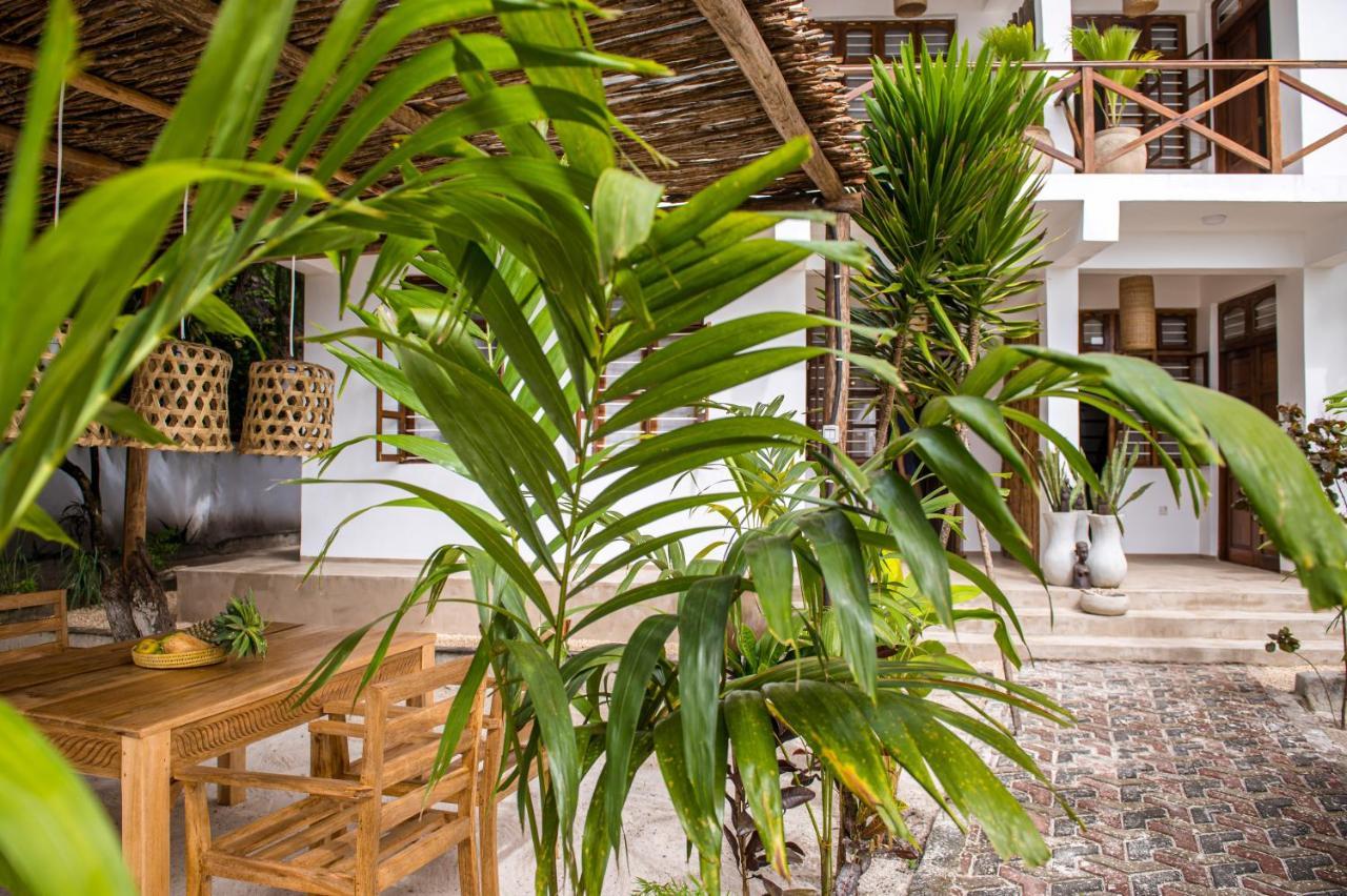 Kima Serviced Beach House & Suites บูจู ภายนอก รูปภาพ