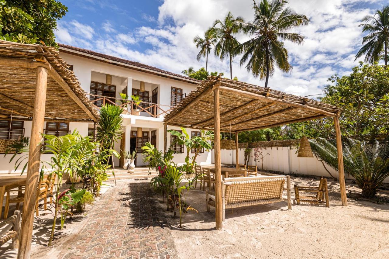 Kima Serviced Beach House & Suites บูจู ภายนอก รูปภาพ