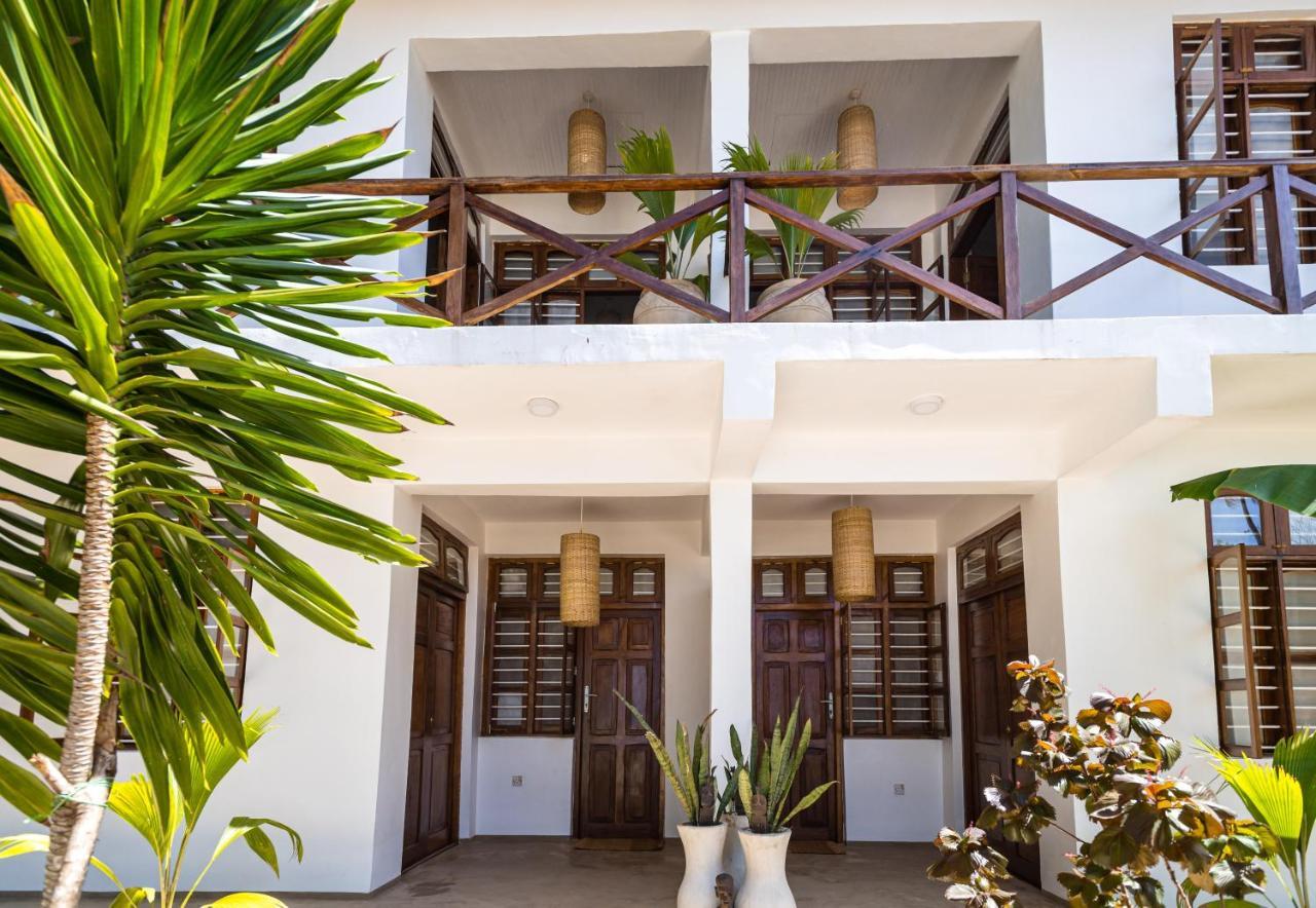 Kima Serviced Beach House & Suites บูจู ภายนอก รูปภาพ